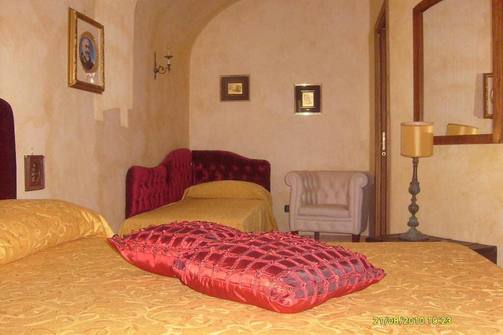 B&B Carolina Plebiscito R. Nápoles Habitación foto