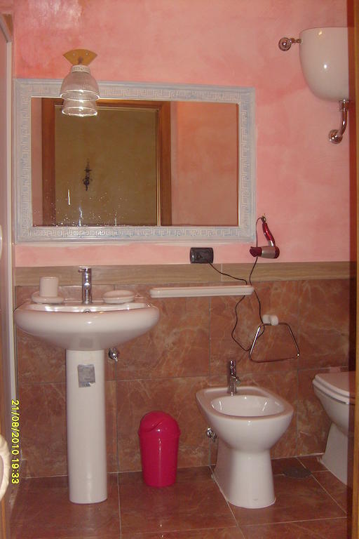 B&B Carolina Plebiscito R. Nápoles Habitación foto